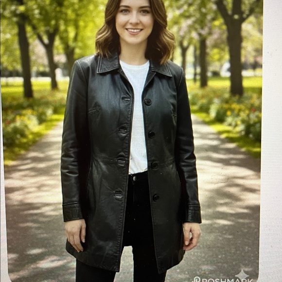 Danier Jackets & Blazers - Danier Women's Classic Leather Jacket with Zip Out Interior Lining Size XS